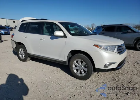 2013 Toyota Highlander Base z USA, uszkodzony, nr VIN 5TDBK3EH6DS232575